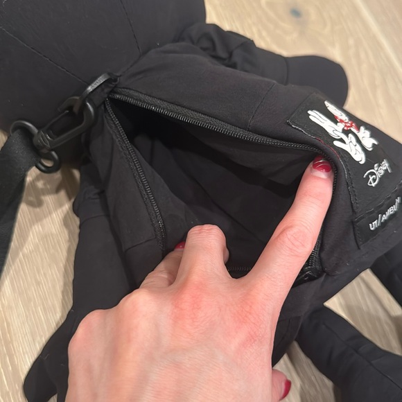 NWOT Uniqlo x Ambush Minnie Mouse Disney Stuffy Crossbody Purse Black - Picture 5 of 7